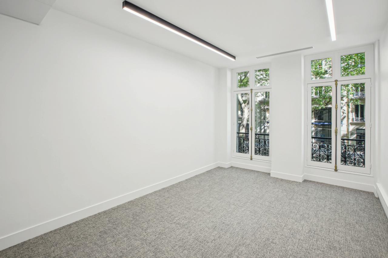 Bureau Paris 366m² Location bureau Paris OLBUR2423422 4